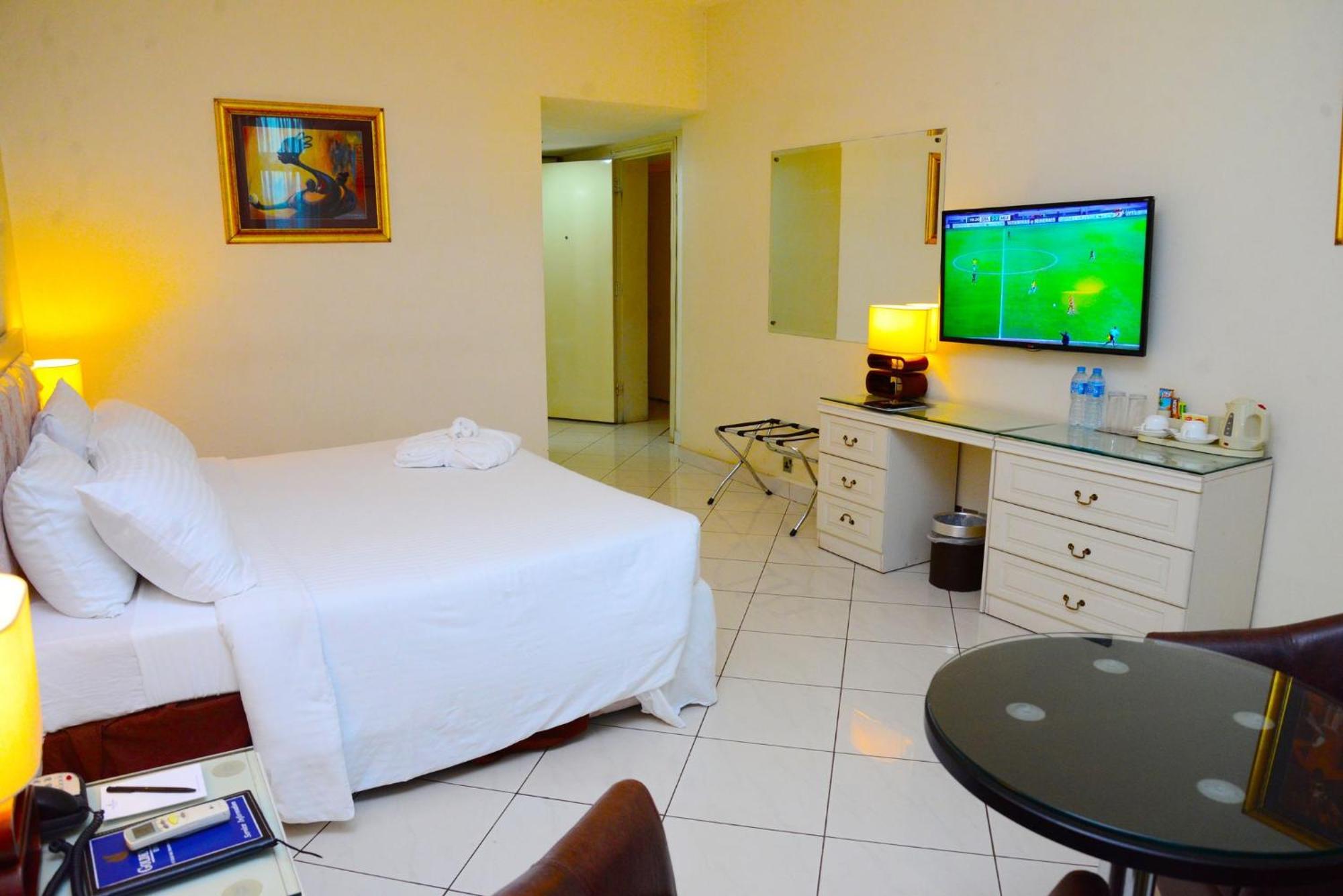 Room In Lodge - Golden Royale Hotel Enugu Exterior photo