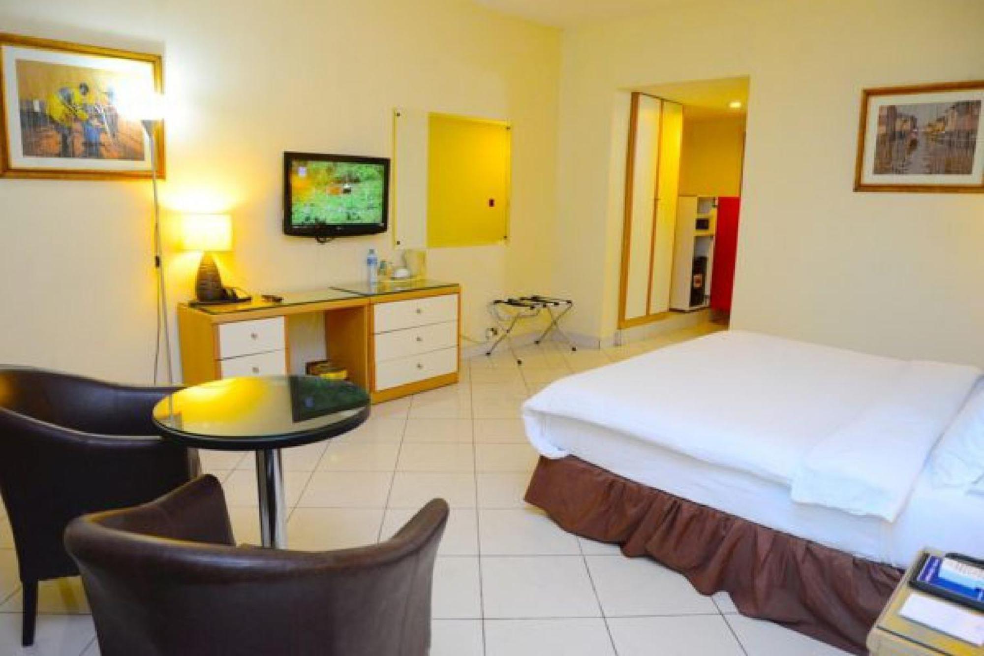 Room In Lodge - Golden Royale Hotel Enugu Exterior photo